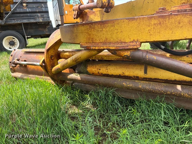image for item NA9420 1961 Galion 118 rigid frame motor grader
