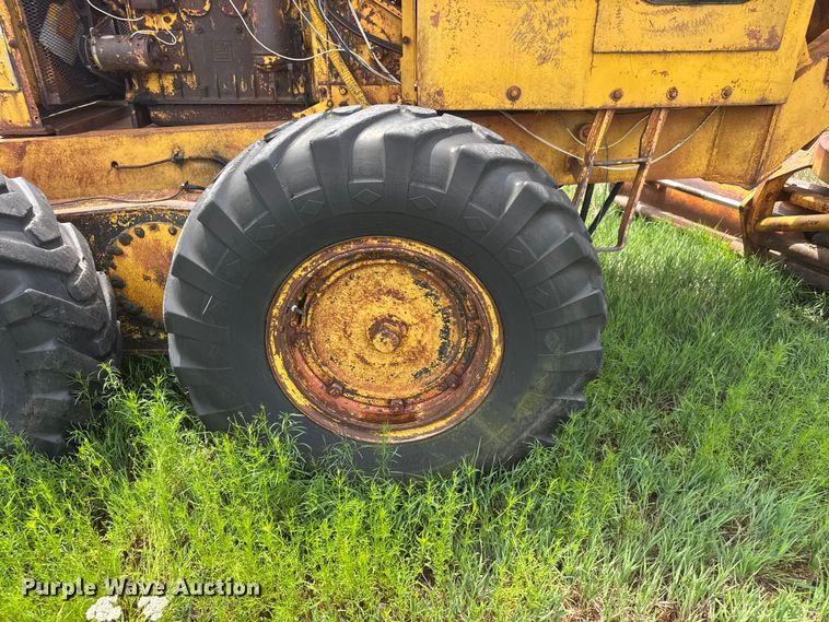 image for item NA9420 1961 Galion 118 rigid frame motor grader