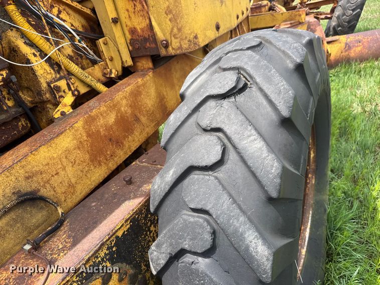 image for item NA9420 1961 Galion 118 rigid frame motor grader