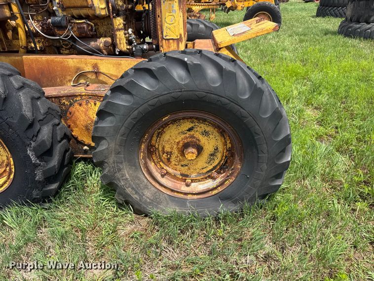 image for item NA9420 1961 Galion 118 rigid frame motor grader