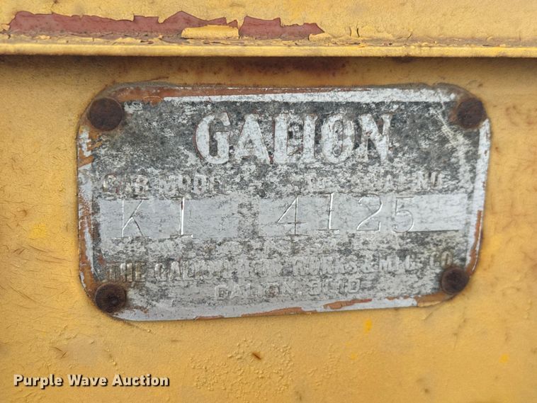 image for item NA9420 1961 Galion 118 rigid frame motor grader