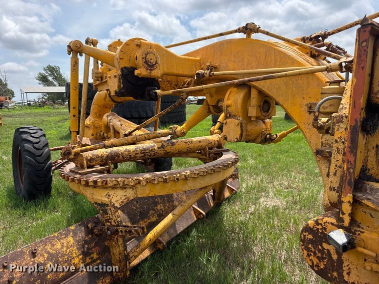 image for item NA9421 Allis Chalmers AD-40 rigid frame motor grader