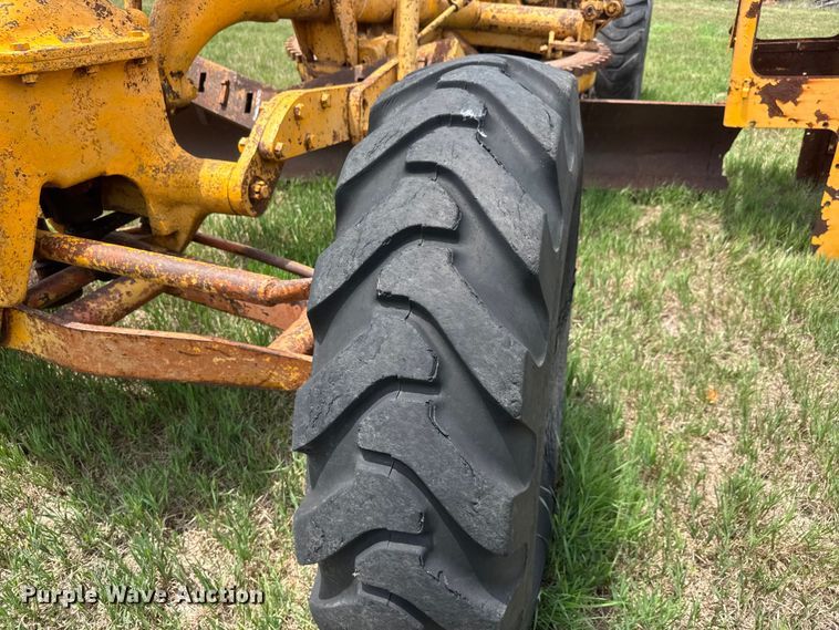 image for item NA9421 Allis Chalmers AD-40 rigid frame motor grader