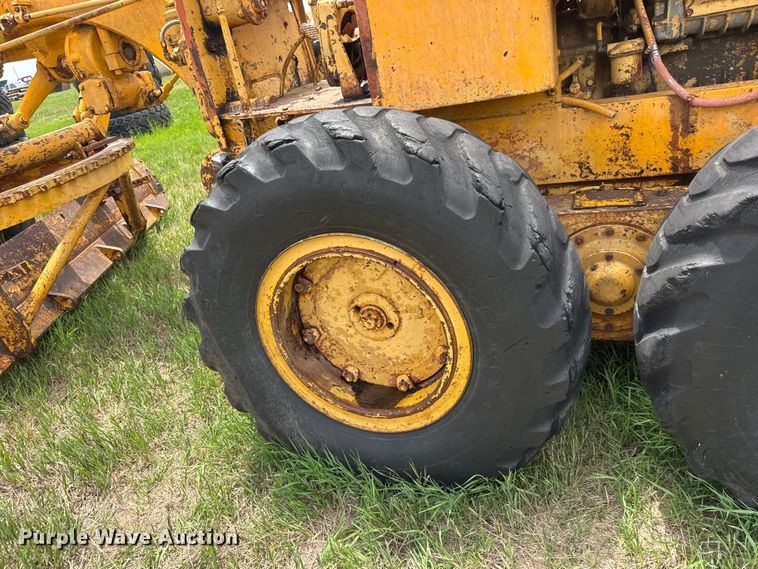 image for item NA9421 Allis Chalmers AD-40 rigid frame motor grader