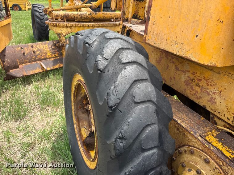 image for item NA9421 Allis Chalmers AD-40 rigid frame motor grader