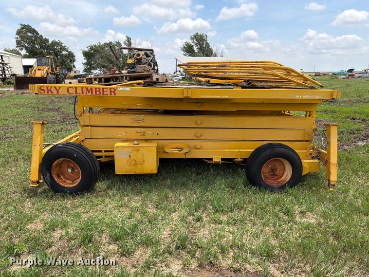 image for item NA9424 Sky Climber scissor lift