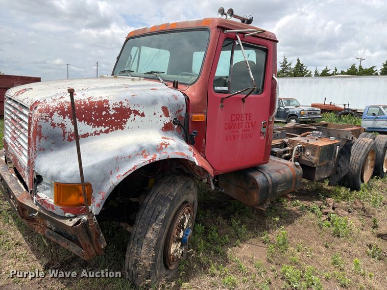 image for item NA9425 1994 International F4900 truck cab and chassis