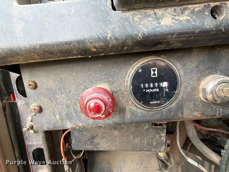 image for item NA9425 1994 International F4900 truck cab and chassis