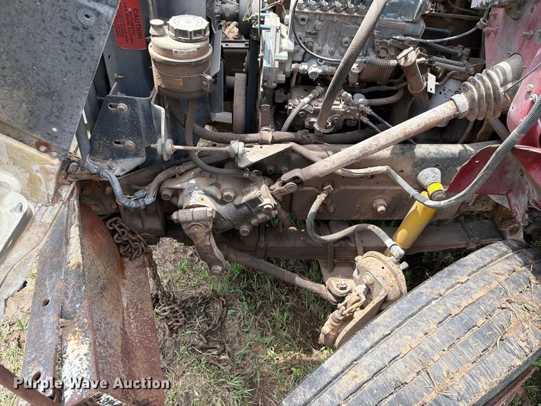 image for item NA9425 1994 International F4900 truck cab and chassis