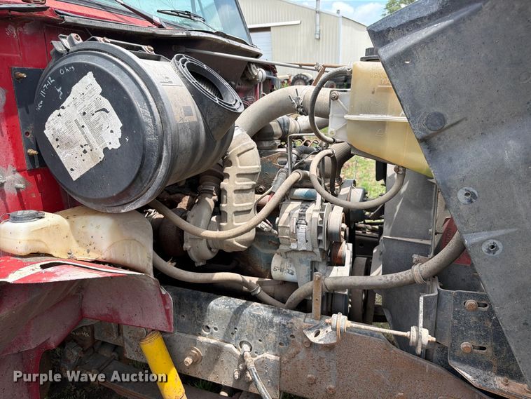 image for item NA9425 1994 International F4900 truck cab and chassis