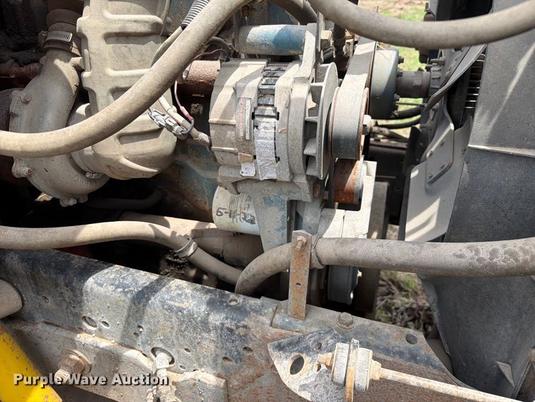 image for item NA9425 1994 International F4900 truck cab and chassis