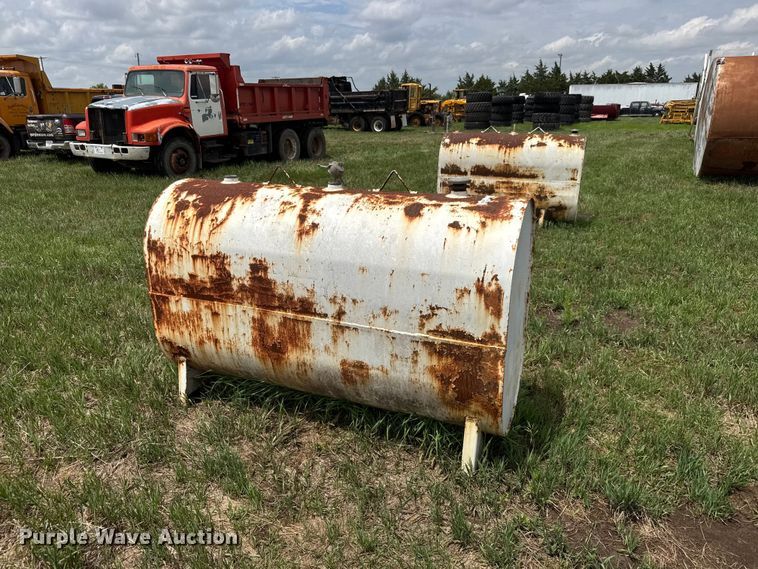 image for item NA9428 (2) oil tanks