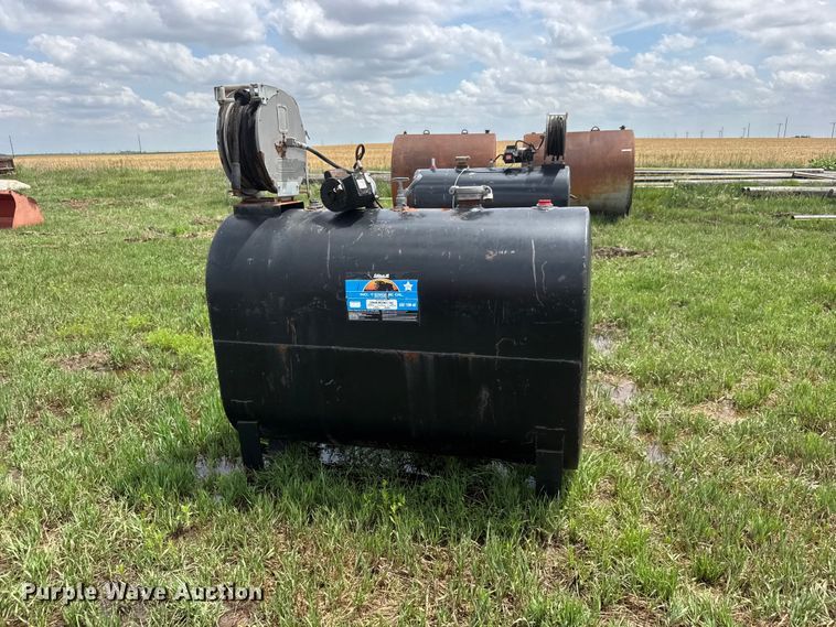 image for item NA9429 (2) oil tanks
