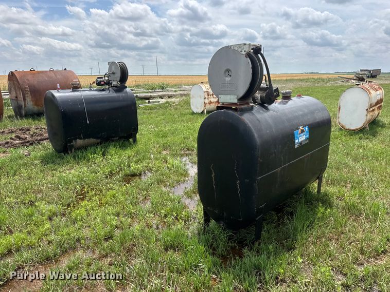 image for item NA9429 (2) oil tanks