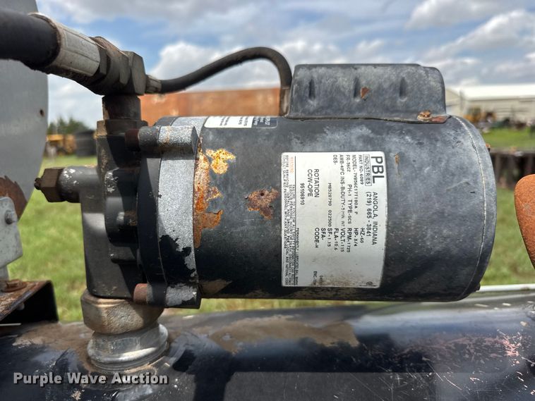 image for item NA9429 (2) oil tanks