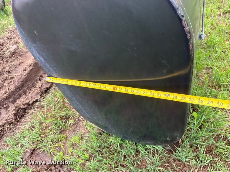 image for item NA9429 (2) oil tanks