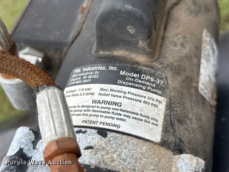 image for item NA9429 (2) oil tanks