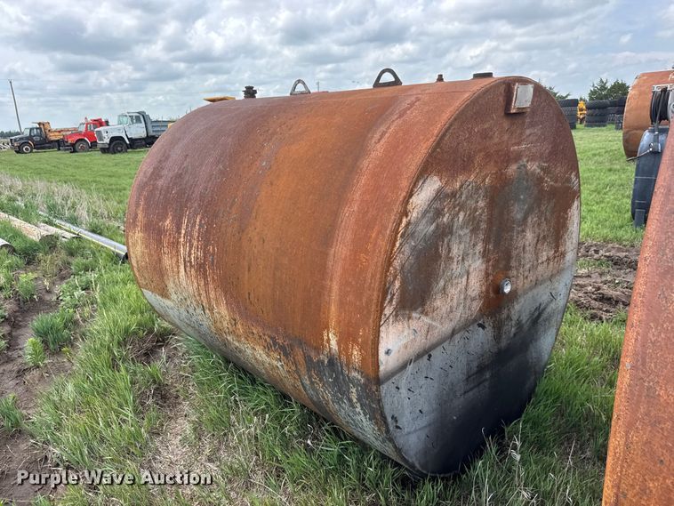 image for item NA9430 Pioneer (2) fuel tanks