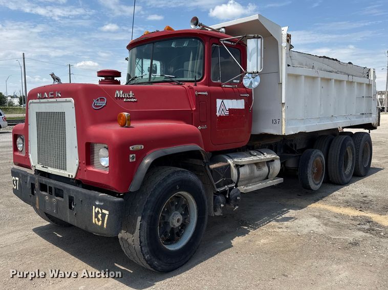 image for item ND9486 1987 Mack RS685 LS dump truck