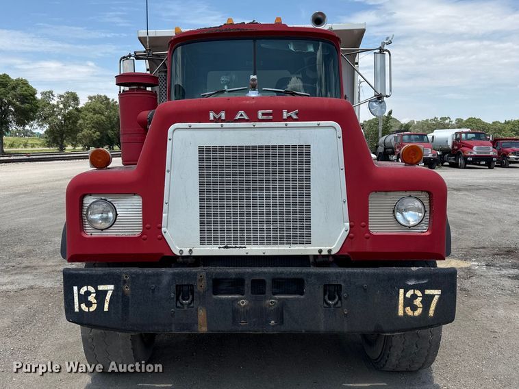 image for item ND9486 1987 Mack RS685 LS dump truck