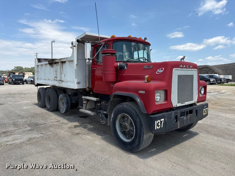 image for item ND9486 1987 Mack RS685 LS dump truck
