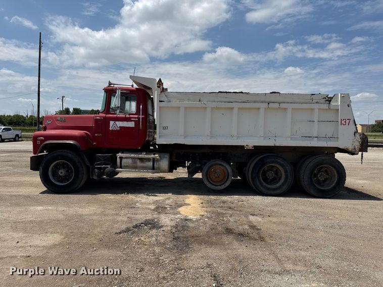 image for item ND9486 1987 Mack RS685 LS dump truck