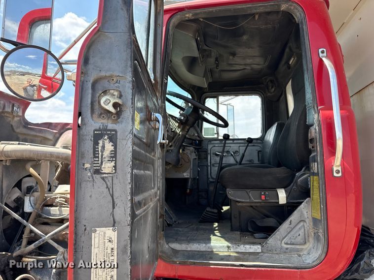 image for item ND9486 1987 Mack RS685 LS dump truck