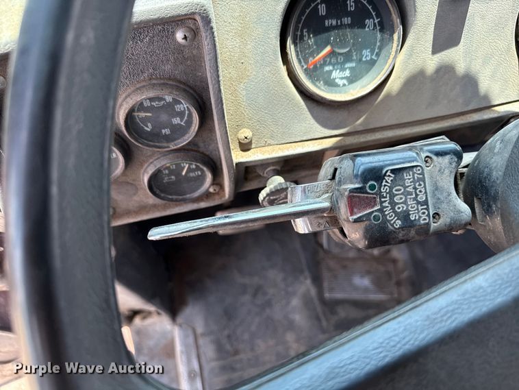 image for item ND9486 1987 Mack RS685 LS dump truck