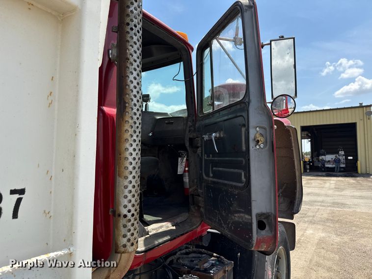 image for item ND9486 1987 Mack RS685 LS dump truck
