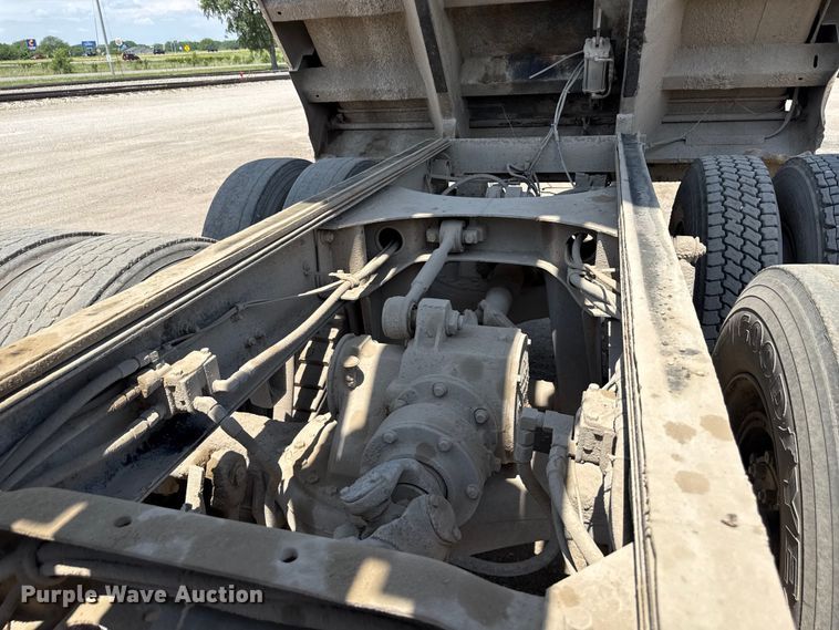 image for item ND9486 1987 Mack RS685 LS dump truck