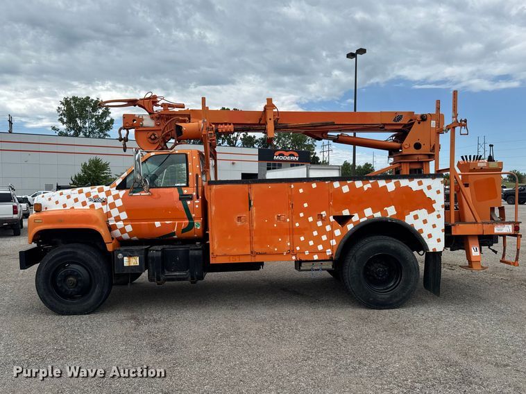 image for item OE9595 1995 GMC TopKick C6500 digger derrick truck