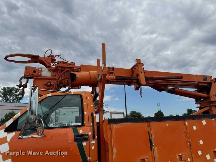 image for item OE9595 1995 GMC TopKick C6500 digger derrick truck