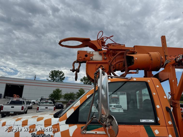 image for item OE9595 1995 GMC TopKick C6500 digger derrick truck