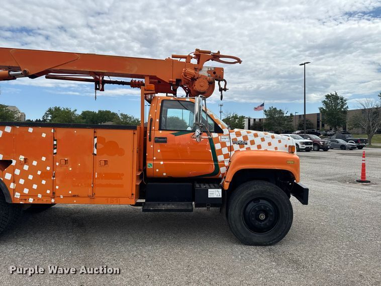 image for item OE9595 1995 GMC TopKick C6500 digger derrick truck