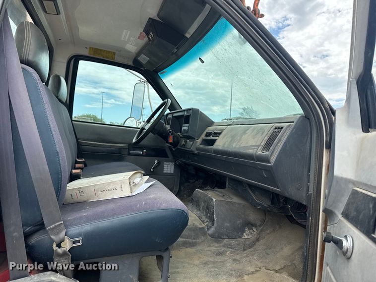image for item OE9595 1995 GMC TopKick C6500 digger derrick truck