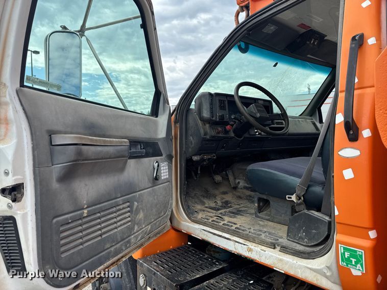 image for item OE9595 1995 GMC TopKick C6500 digger derrick truck