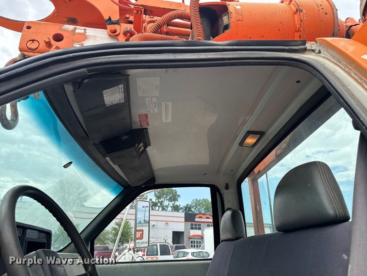 image for item OE9595 1995 GMC TopKick C6500 digger derrick truck
