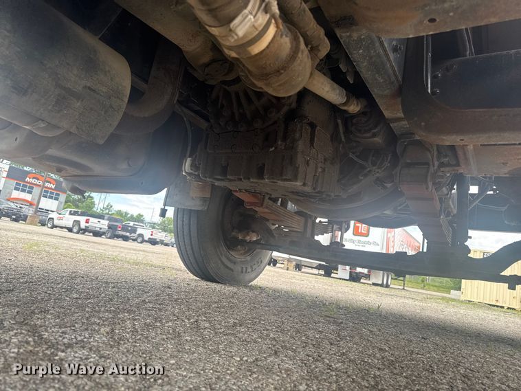 image for item OE9595 1995 GMC TopKick C6500 digger derrick truck