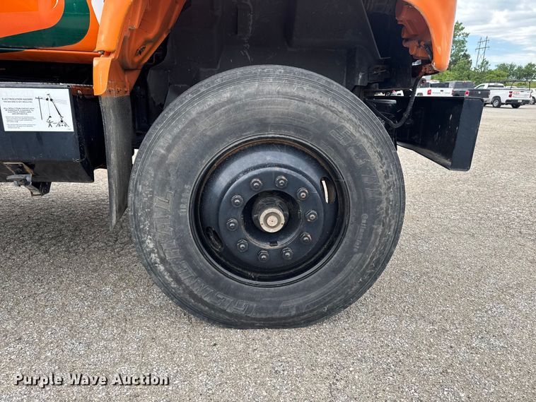 image for item OE9595 1995 GMC TopKick C6500 digger derrick truck