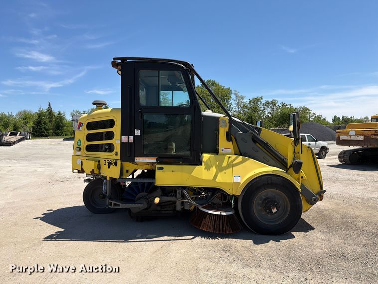 image for item OE9596 2012 Elgin Pelican NP street sweeper