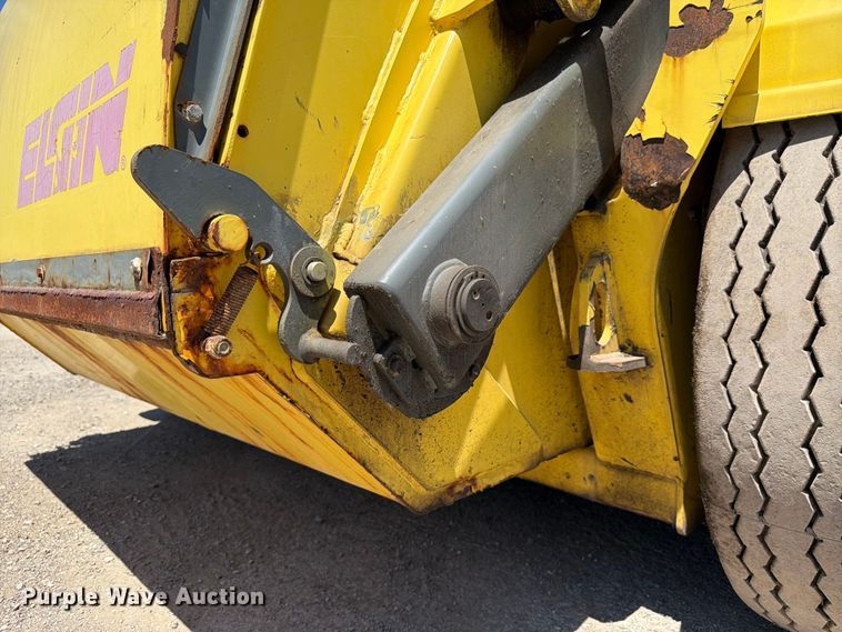 image for item OE9596 2012 Elgin Pelican NP street sweeper