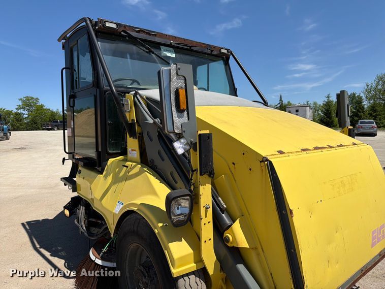 image for item OE9596 2012 Elgin Pelican NP street sweeper