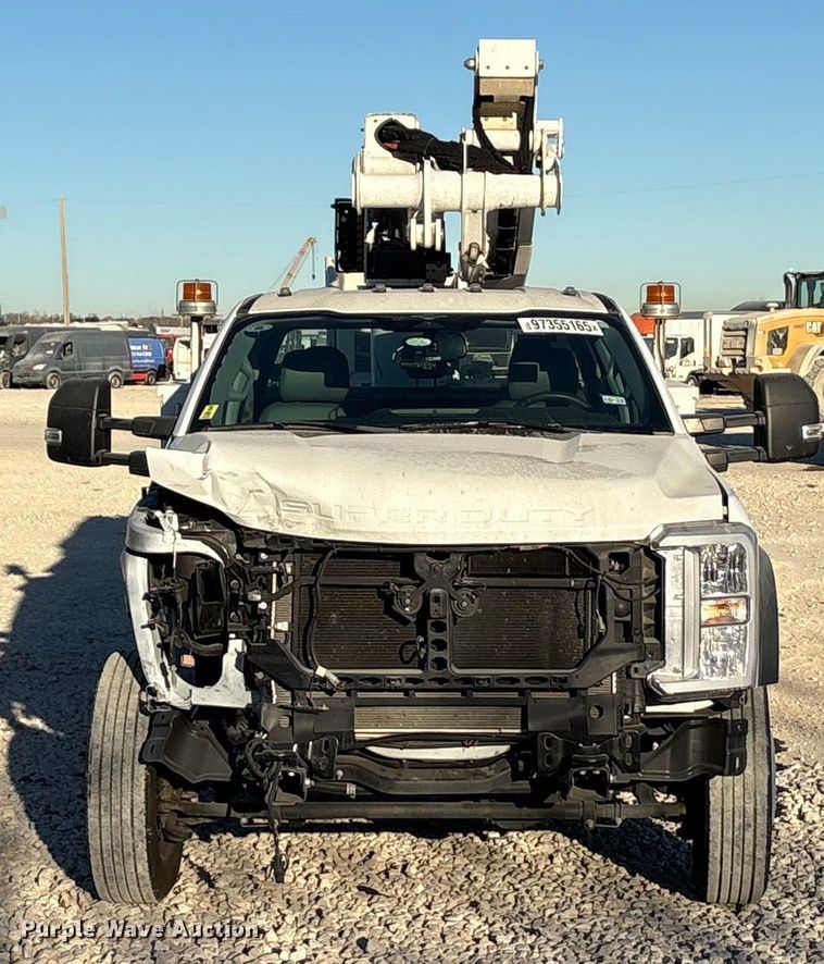 image for item YA1870 2023 Ford F550 Super Duty Crew Cab bucket truck