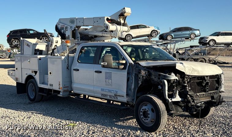 image for item YA1870 2023 Ford F550 Super Duty Crew Cab bucket truck