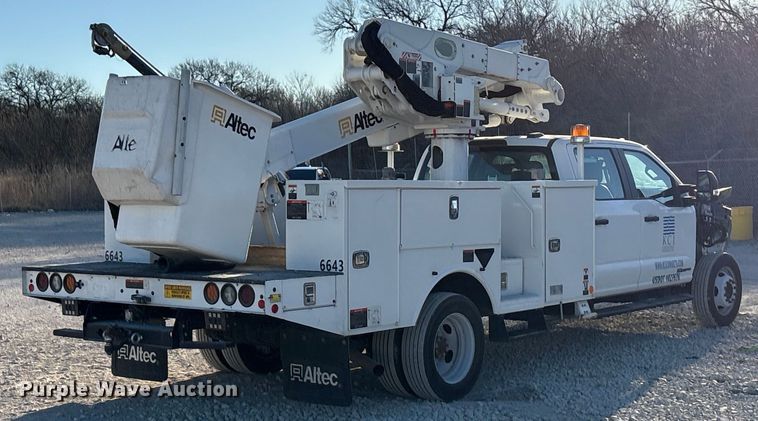 image for item YA1870 2023 Ford F550 Super Duty Crew Cab bucket truck