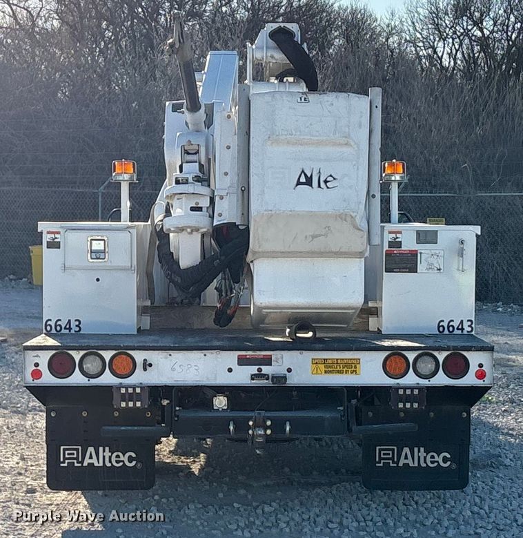 image for item YA1870 2023 Ford F550 Super Duty Crew Cab bucket truck
