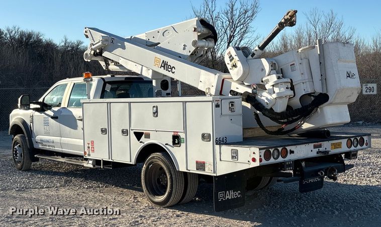 image for item YA1870 2023 Ford F550 Super Duty Crew Cab bucket truck