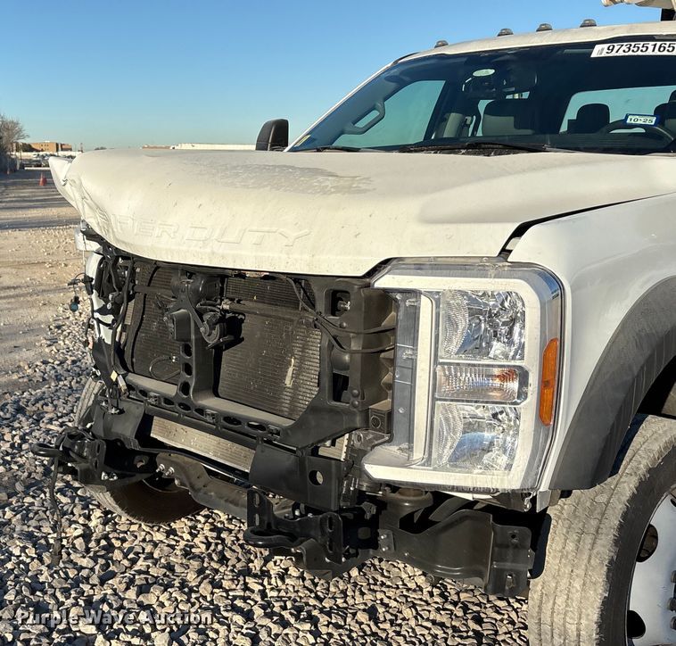 image for item YA1870 2023 Ford F550 Super Duty Crew Cab bucket truck