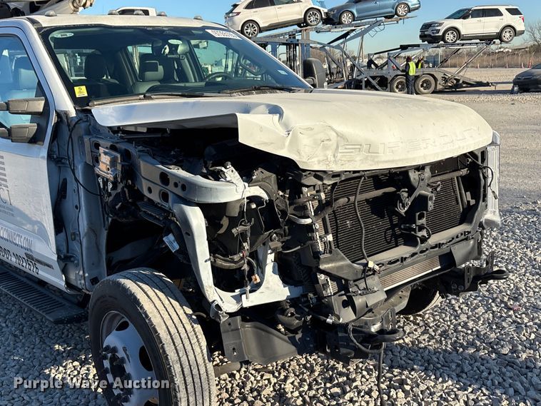 image for item YA1870 2023 Ford F550 Super Duty Crew Cab bucket truck