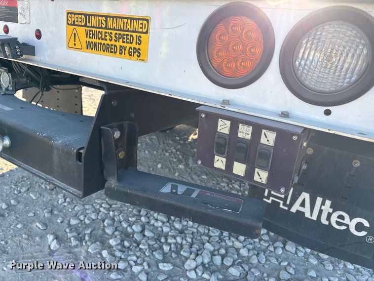 image for item YA1870 2023 Ford F550 Super Duty Crew Cab bucket truck